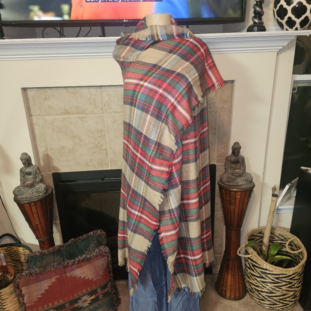 New Large Plaid Multicolor Blanket Scarf. - Picture 3 of 4